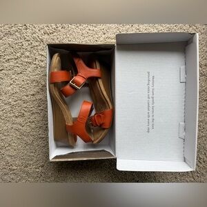 Giani Bernini Terracotta Platform Sandals Memory Foam